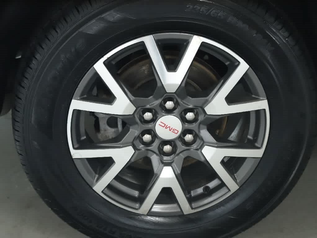 Used 2023 GMC Acadia SLE FWD image 12