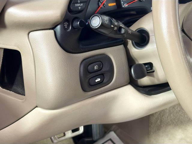 Used 2003 Chevrolet Corvette Coupe w/ Preferred Equipment Group RWD image 10