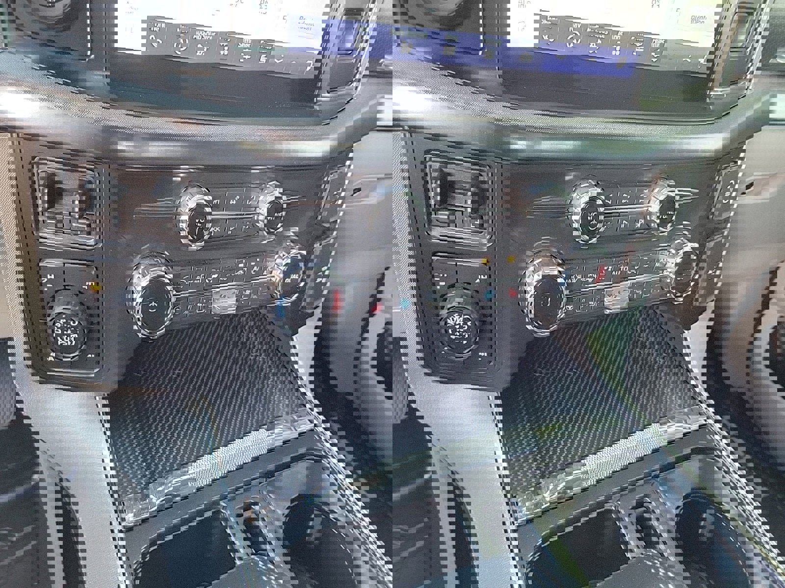 Used 2022 Ford F150 Limited image 22