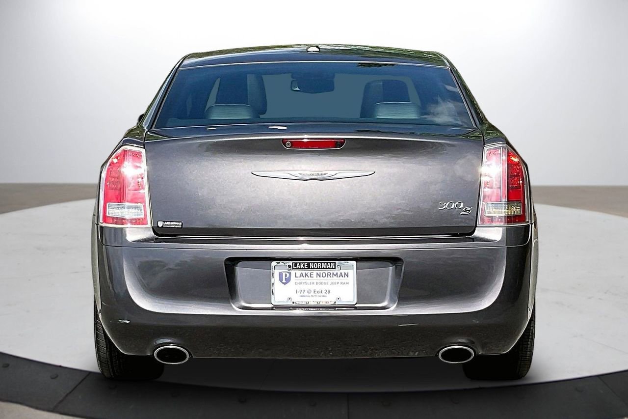 Used 2014 Chrysler 300 S RWD image 8