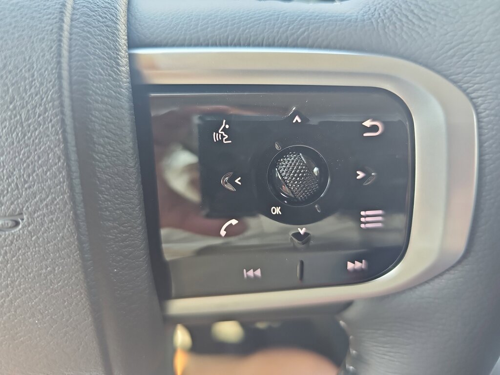 New 2026 Nissan Armada SV image 11