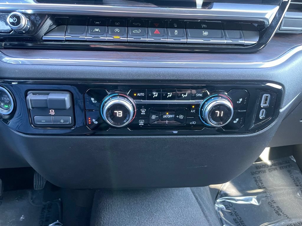 Used 2025 GMC Sierra 1500 SLT AWD/4WD image 13