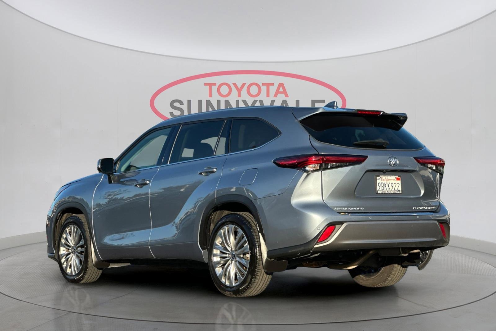 Certified 2022 Toyota Highlander Platinum image 8