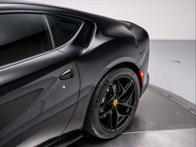 Used 2020 Ferrari 812 Superfast RWD image 40