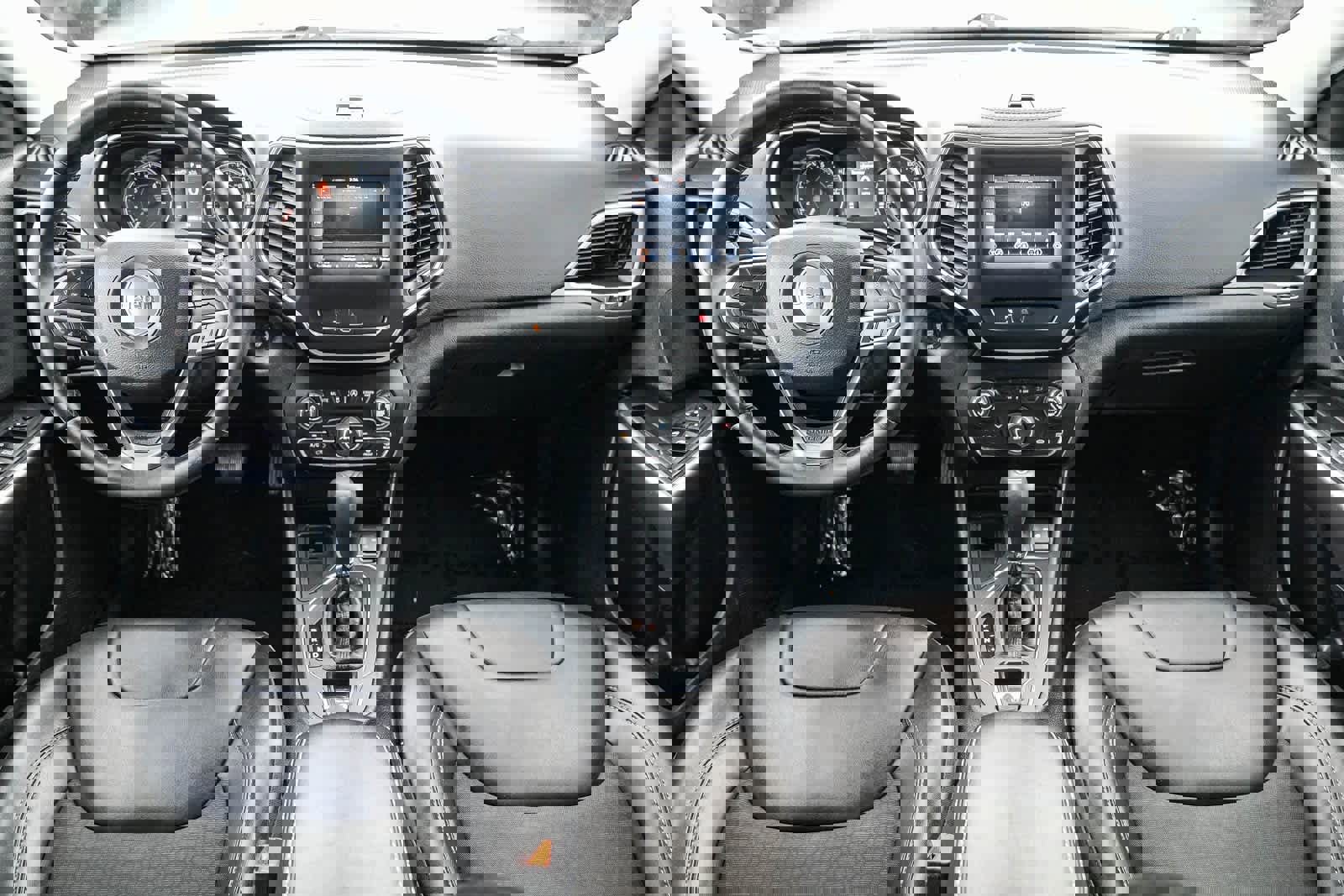 Used 2019 Jeep Cherokee Latitude Plus image 11