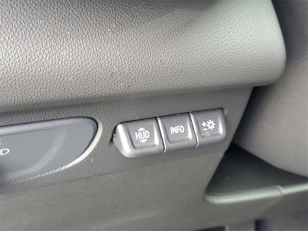 Certified 2021 Buick Envision Essence w/ Technology Package I image 25