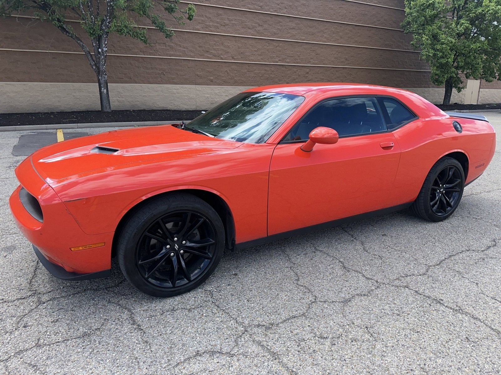 Used 2018 Dodge Challenger SXT w/ Blacktop Package RWD image 2
