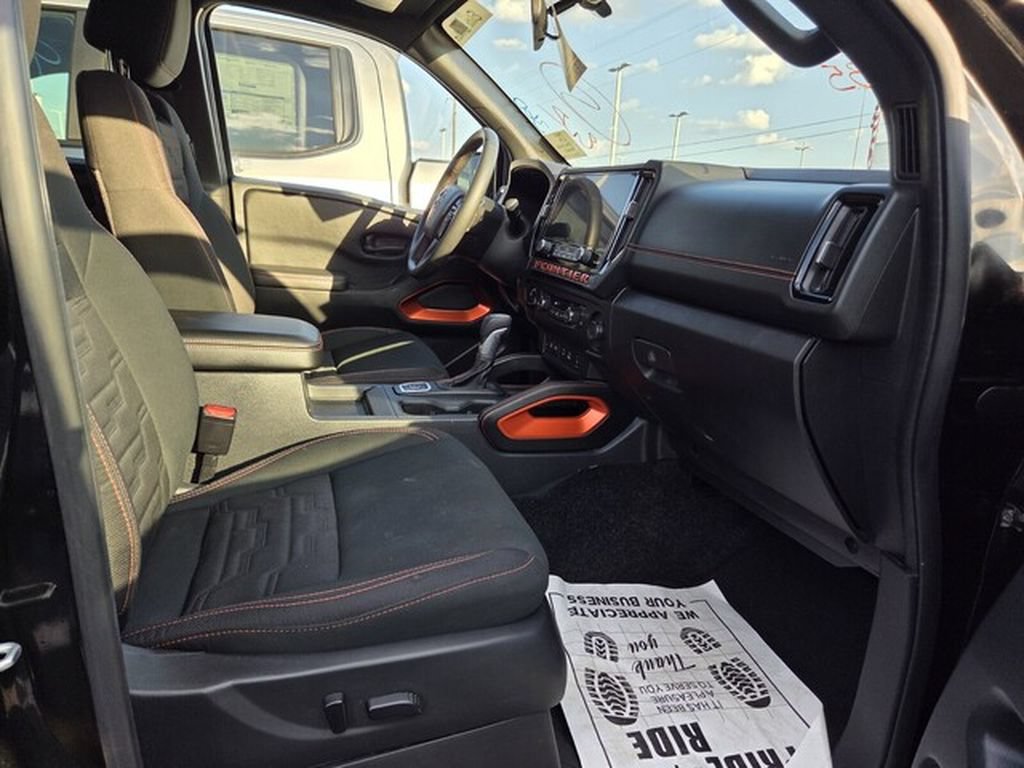Used 2026 Nissan Frontier PRO-4X AWD/4WD image 4