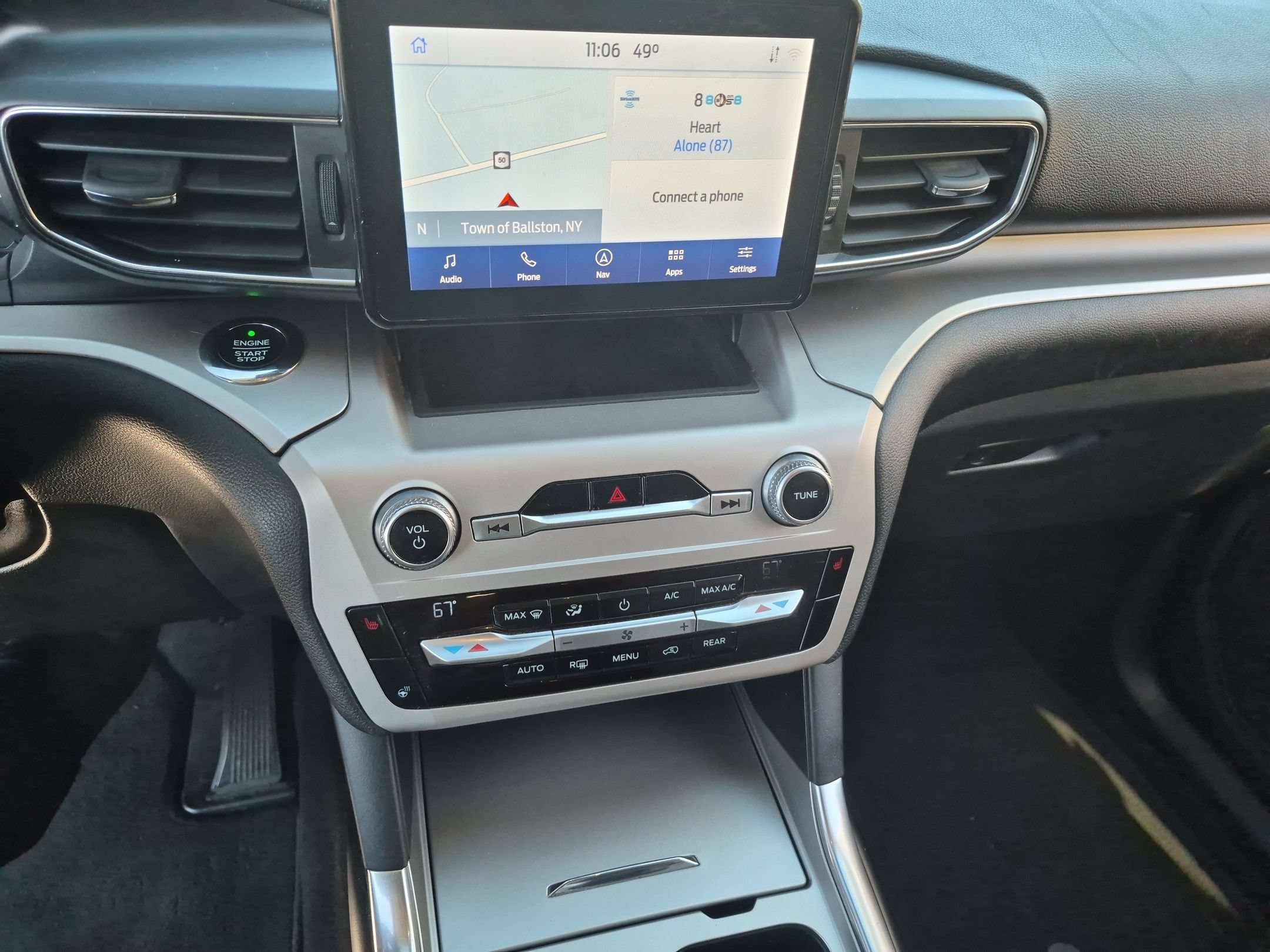 Used 2021 Ford Explorer XLT w/ Equipment Group 202A AWD/4WD image 18