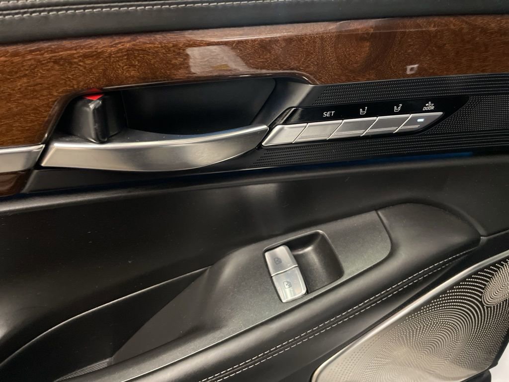 Used 2017 Genesis G90 5.0 Ultimate image 14