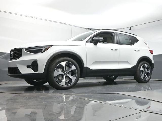New 2026 Volvo XC40 B5 Plus w/ Protection Package Premier image 35