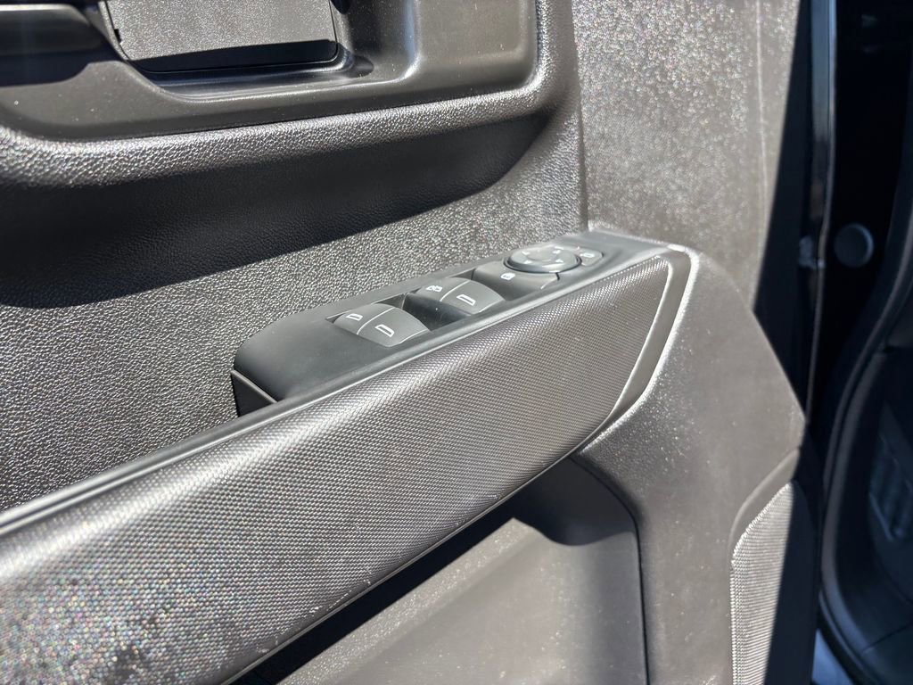 Used 2024 Chevrolet Silverado 2500 Custom image 21