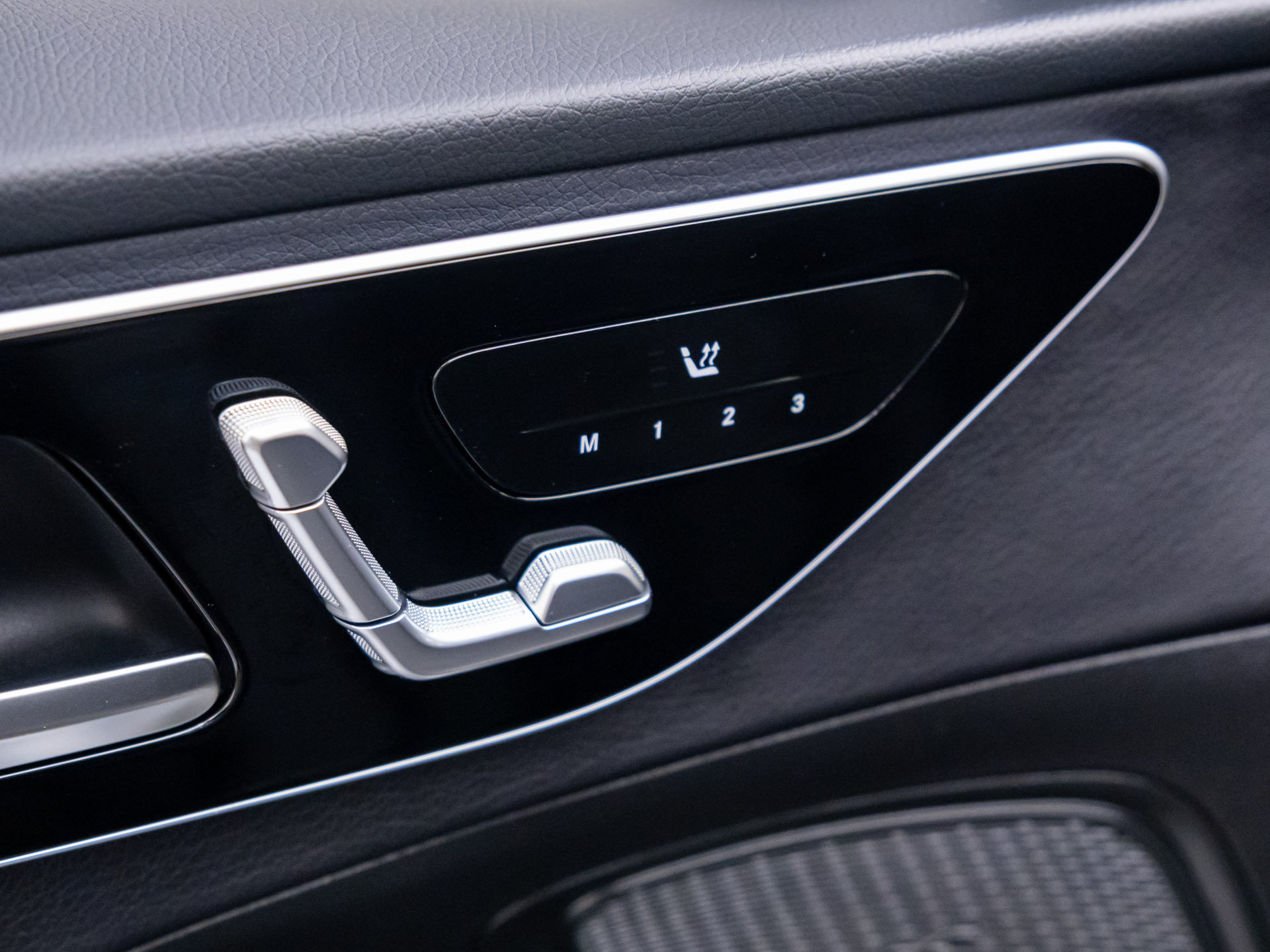 New 2026 Mercedes-Benz C 300 4MATIC Sedan image 16