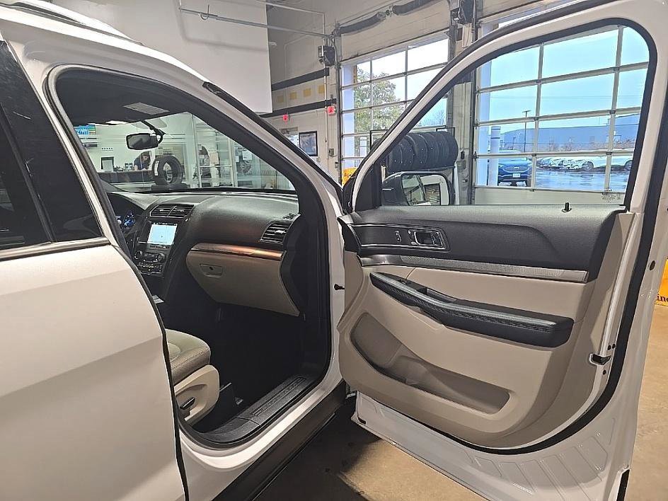 Used 2019 Ford Explorer XLT w/ Equipment Group 201A image 37