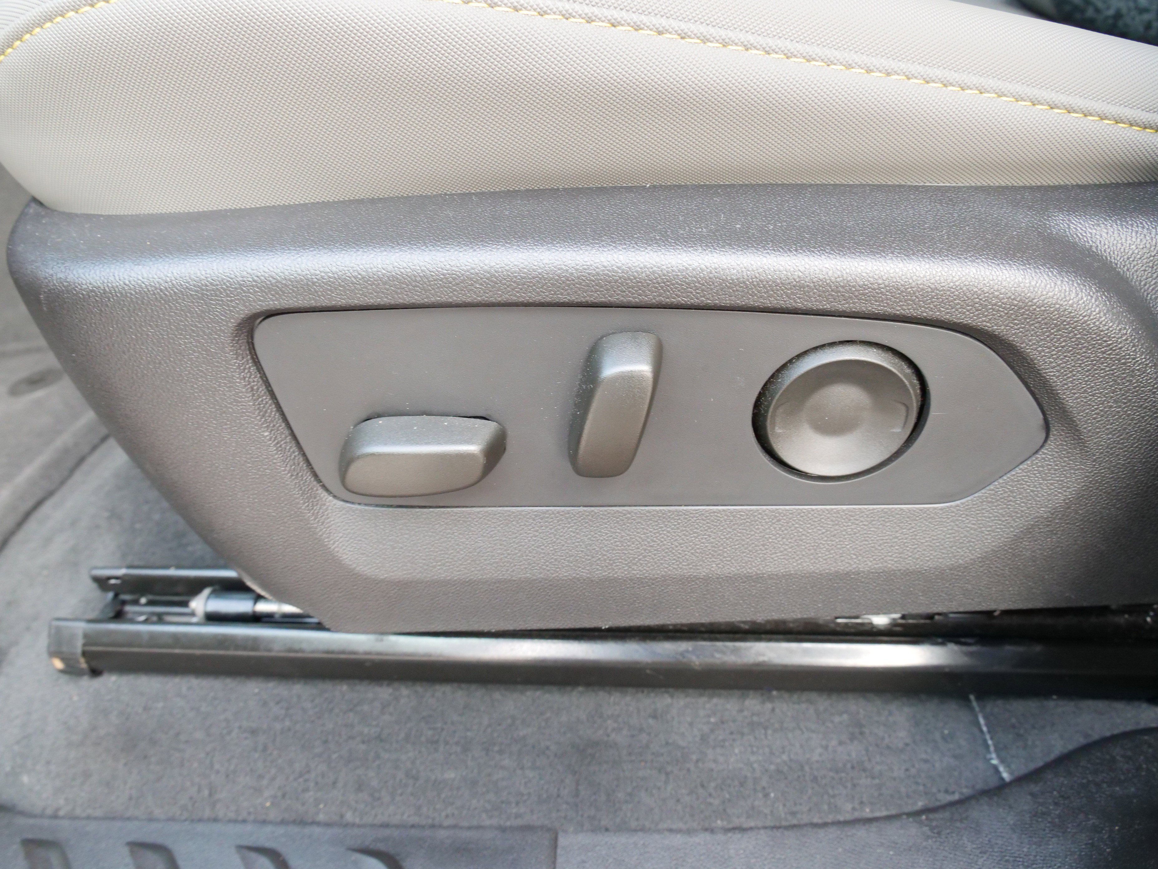 Used 2024 Chevrolet Colorado ZR2 w/ Technology Package image 17