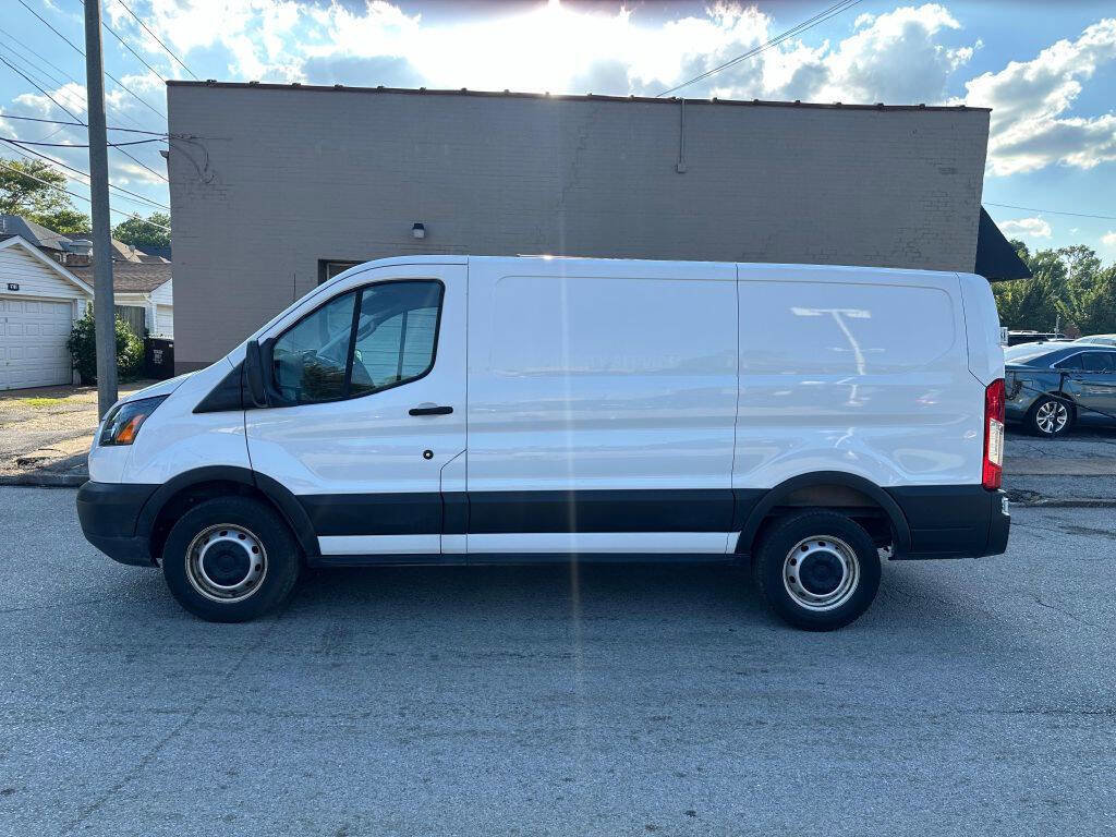 Used 2019 Ford Transit 250 250 3dr SWB Low Roof Cargo Van image 5