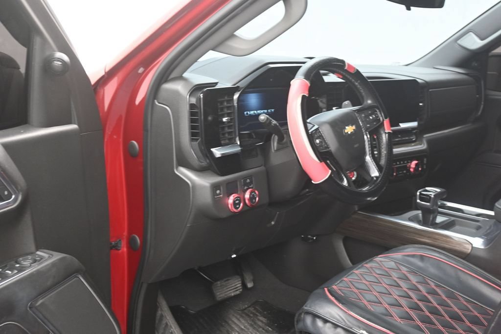 Used 2022 Chevrolet Silverado 1500 LT RWD image 10