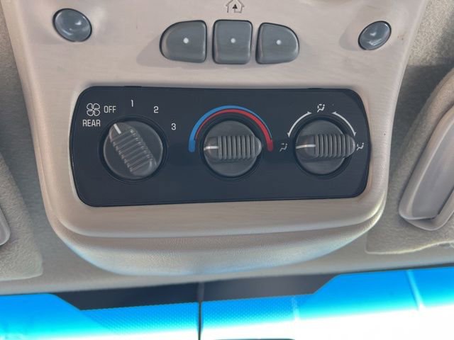 Used 2002 Chevrolet Tahoe LS w/ Traction Pkg image 19