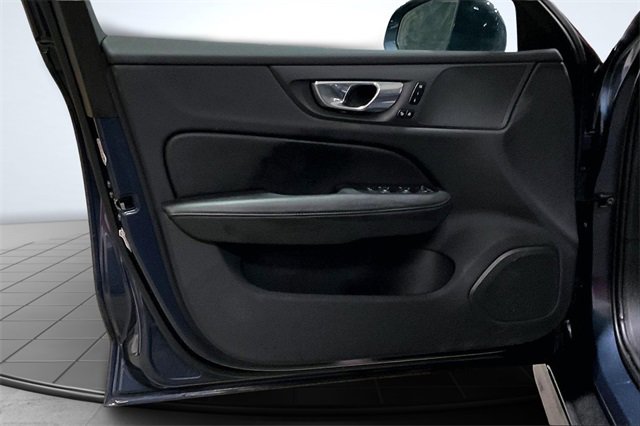 Certified 2025 Volvo V60 B5 Cross Country Plus image 24