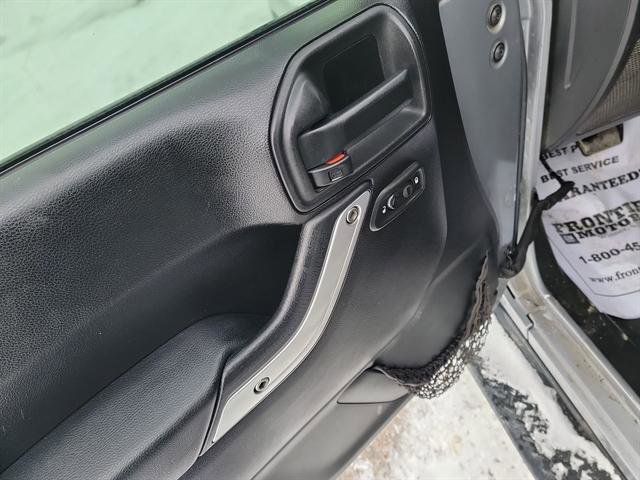 Used 2013 Jeep Wrangler Unlimited Sahara image 13