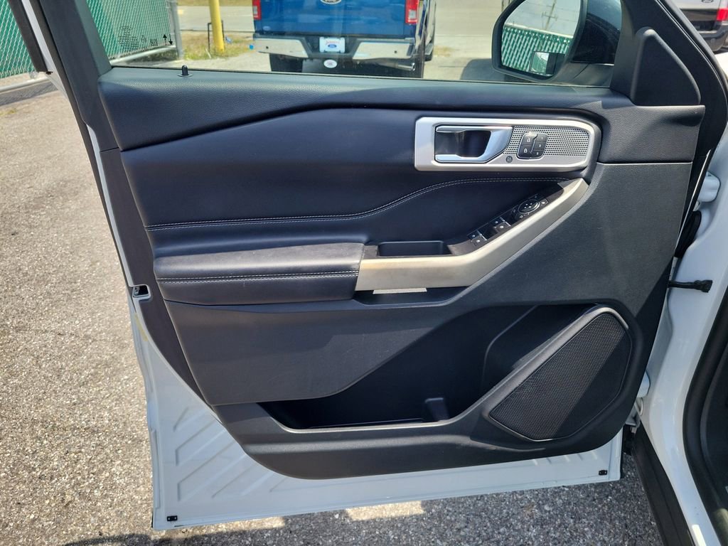 Certified 2021 Ford Explorer Limited w/ Equipment Group 301A AWD/4WD image 23