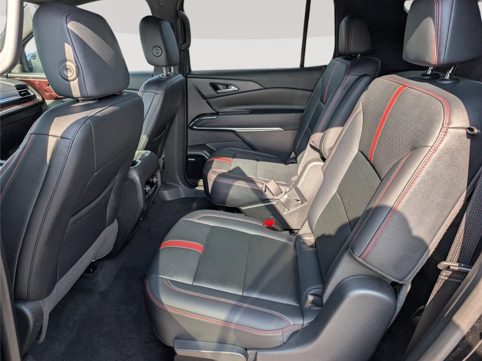 Used 2024 Chevrolet Traverse RS w/ LPO, Floor Liner Package AWD/4WD image 18