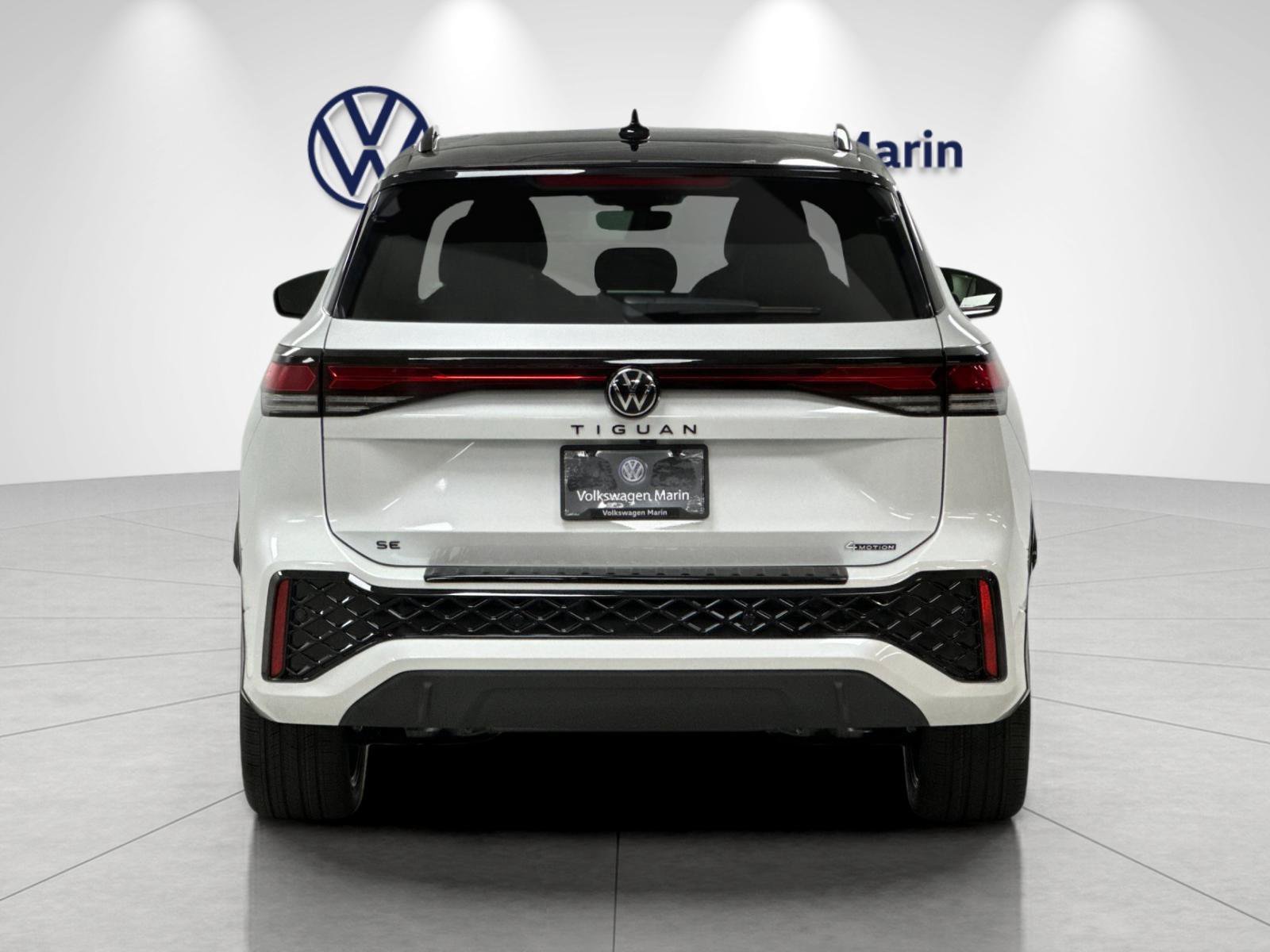 New 2026 Volkswagen Tiguan SE R-Line AWD/4WD image 4