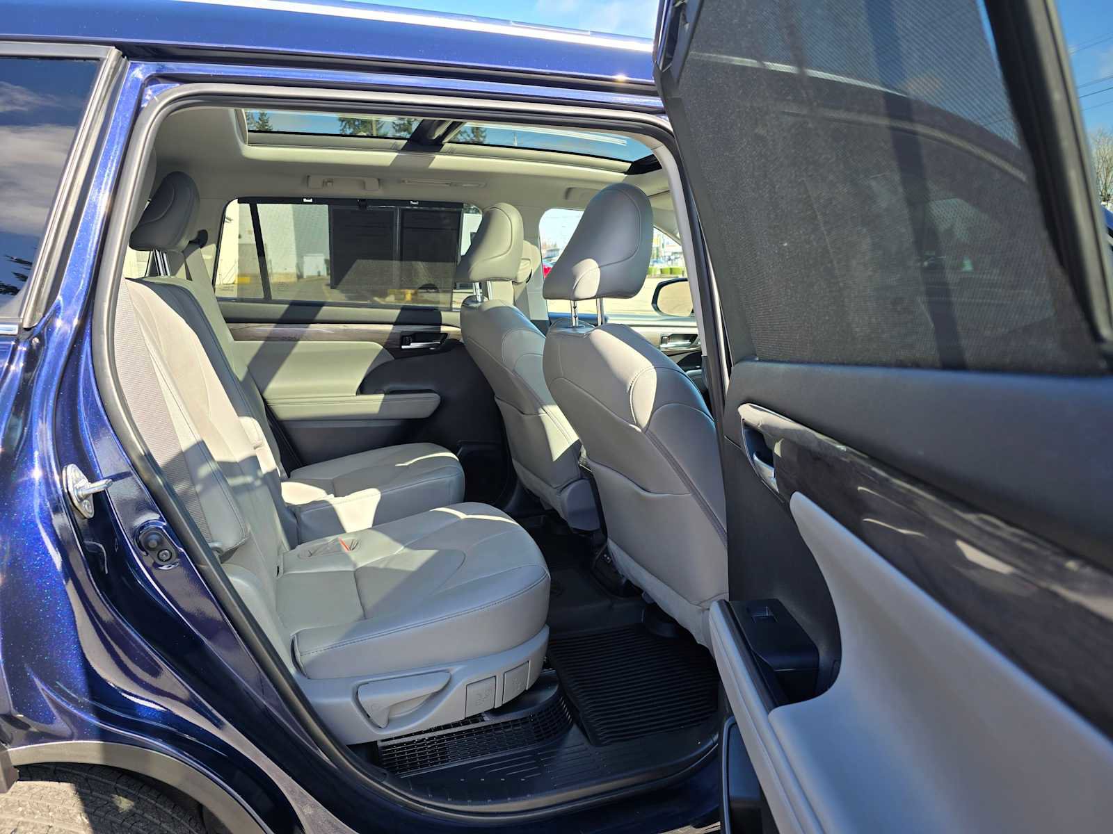 Used 2022 Toyota Highlander Platinum image 12