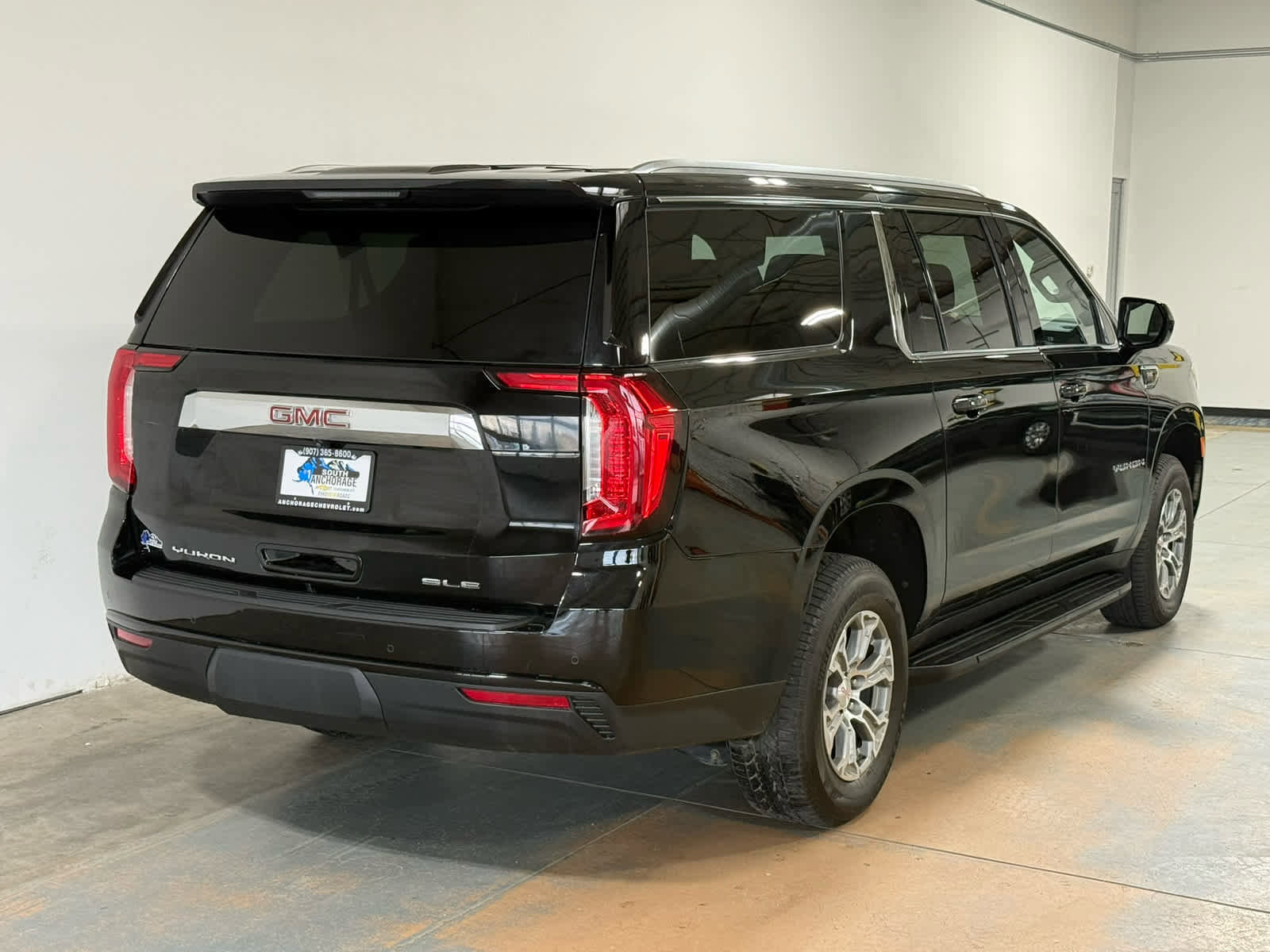 Certified 2024 GMC Yukon XL SLE w/ Max Trailering Package AWD/4WD image 7