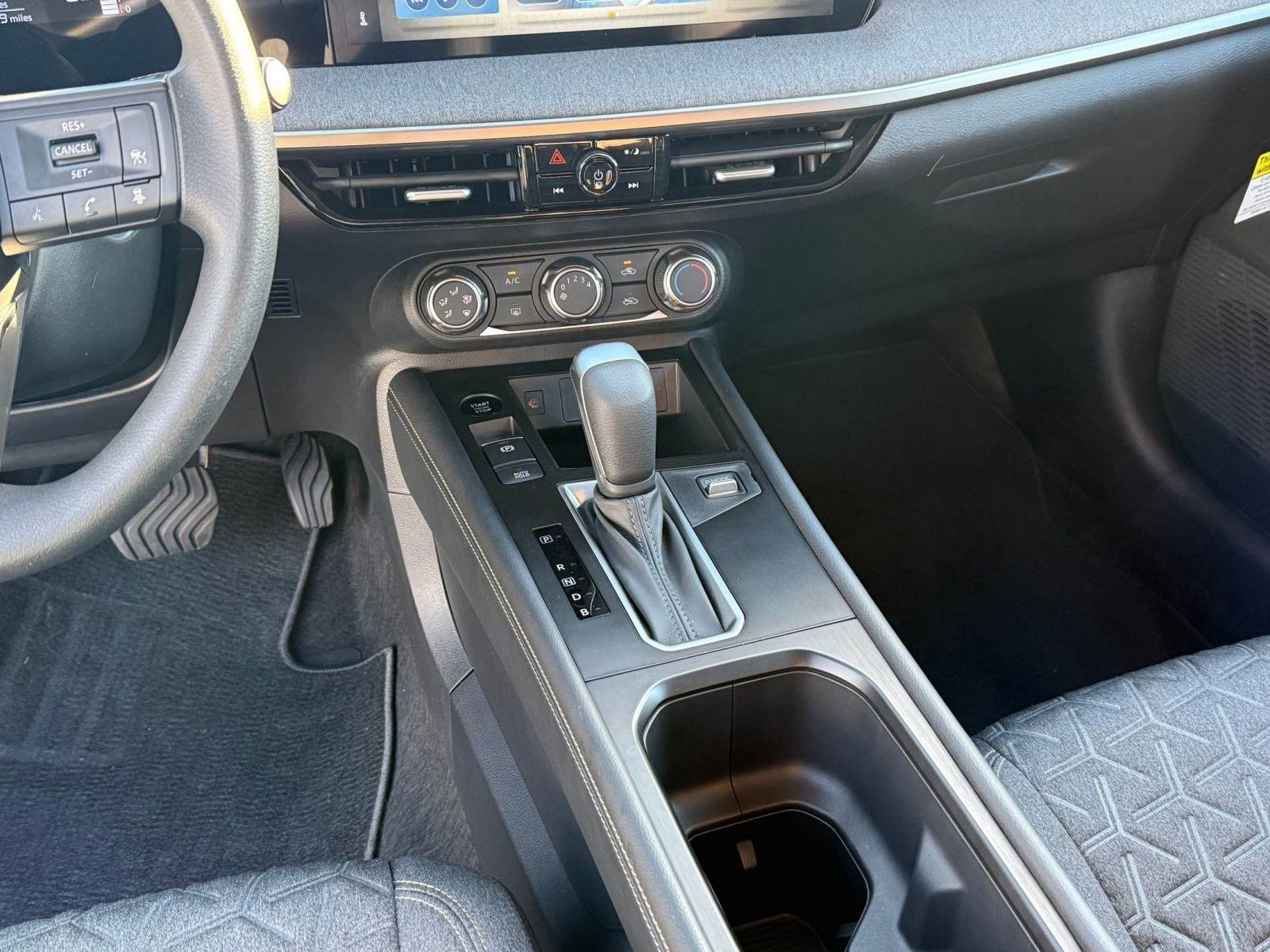 Certified 2025 Nissan Kicks SV image 16