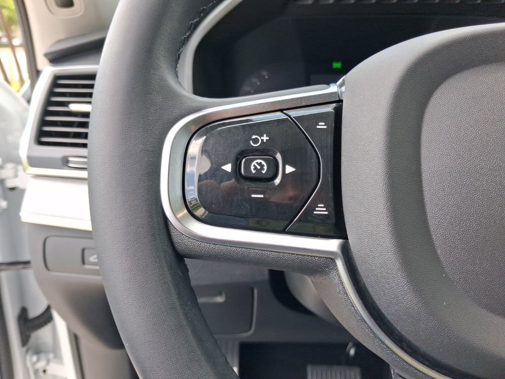 Used 2023 Volvo XC90 B5 Core w/ Protection Package Premier image 19
