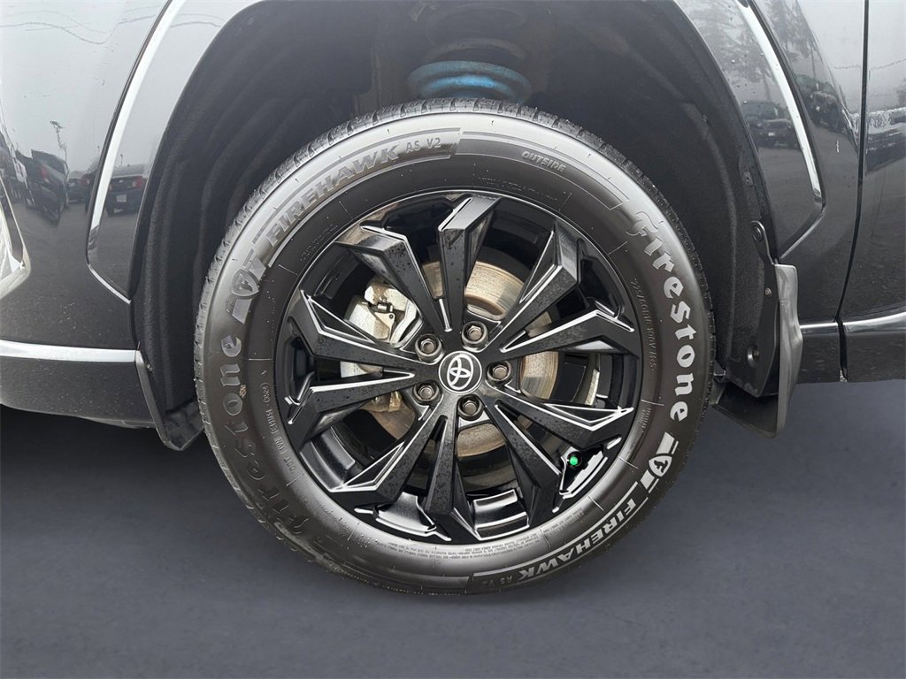 Used 2022 Toyota RAV4 SE image 9