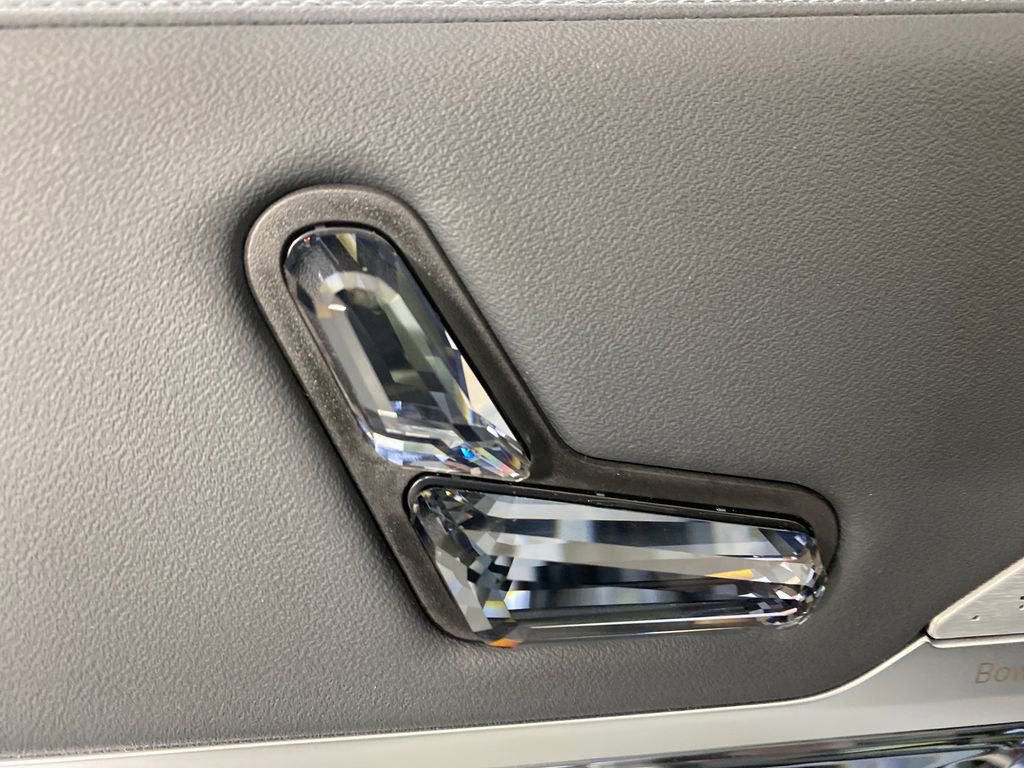 Used 2024 BMW 760i xDrive image 11