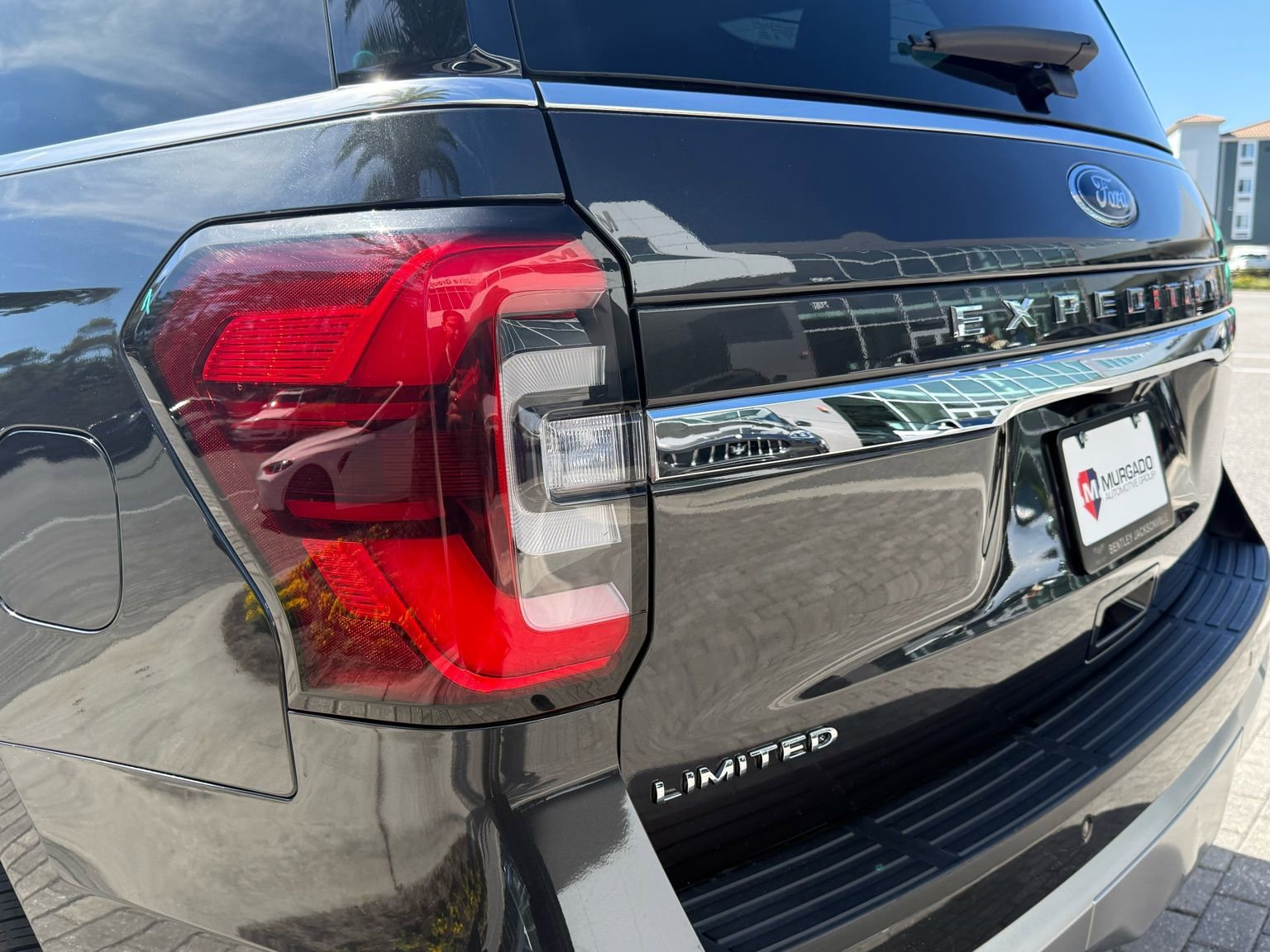 Used 2024 Ford Expedition Limited image 12