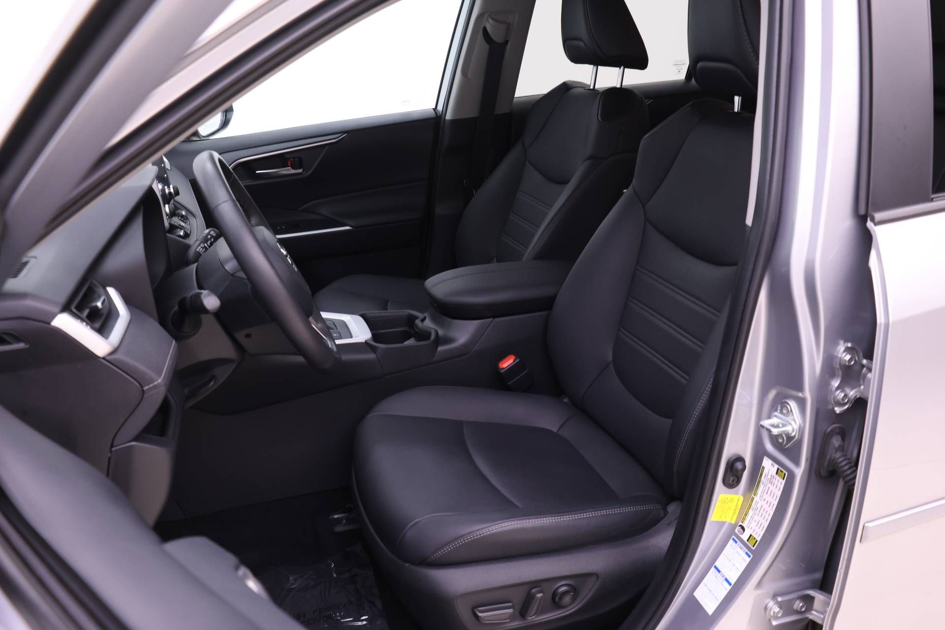 Certified 2021 Toyota RAV4 XLE Premium image 5