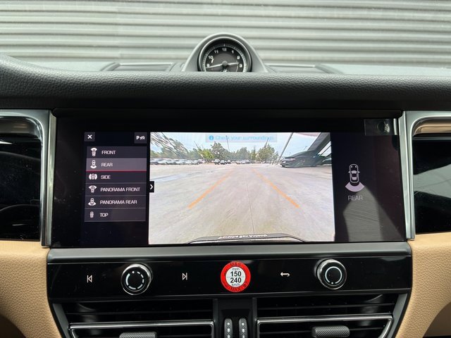 Certified 2025 Porsche Macan image 20