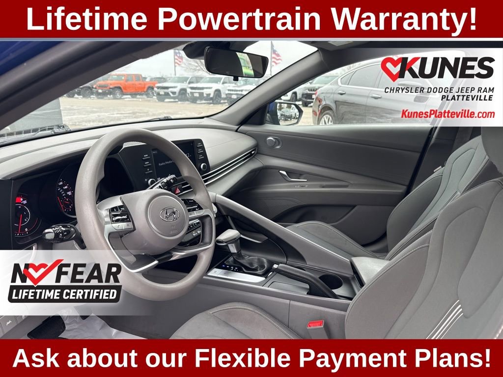 Used 2023 Hyundai Elantra SEL image 15