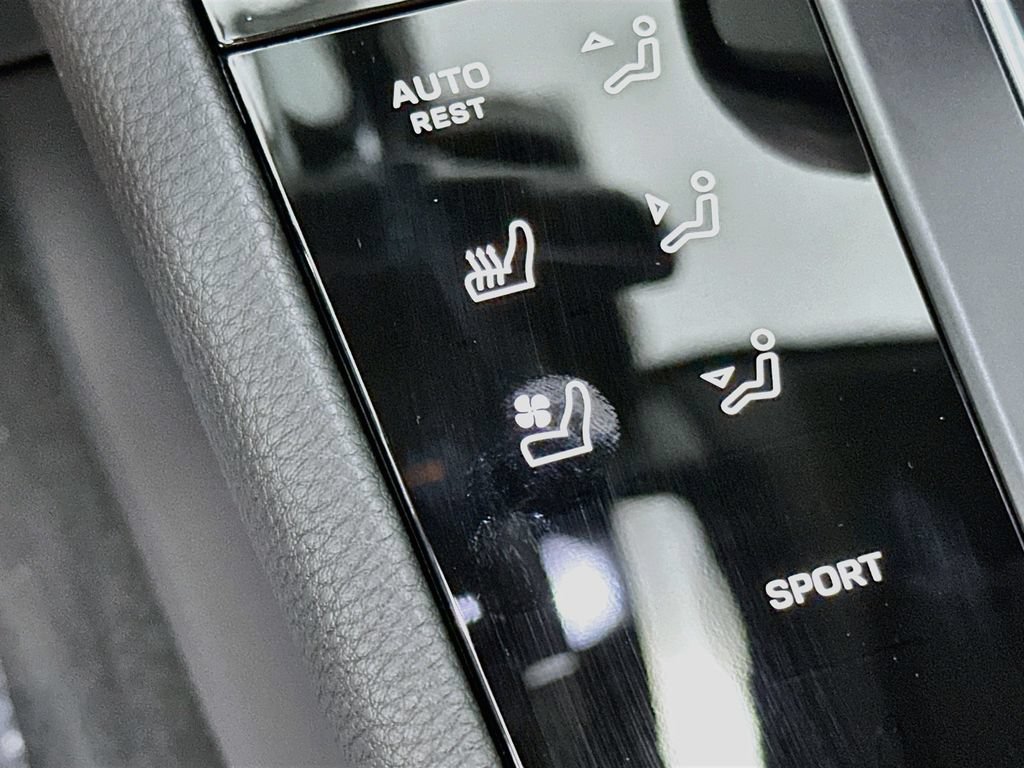 New 2026 Porsche Macan AWD/4WD image 23