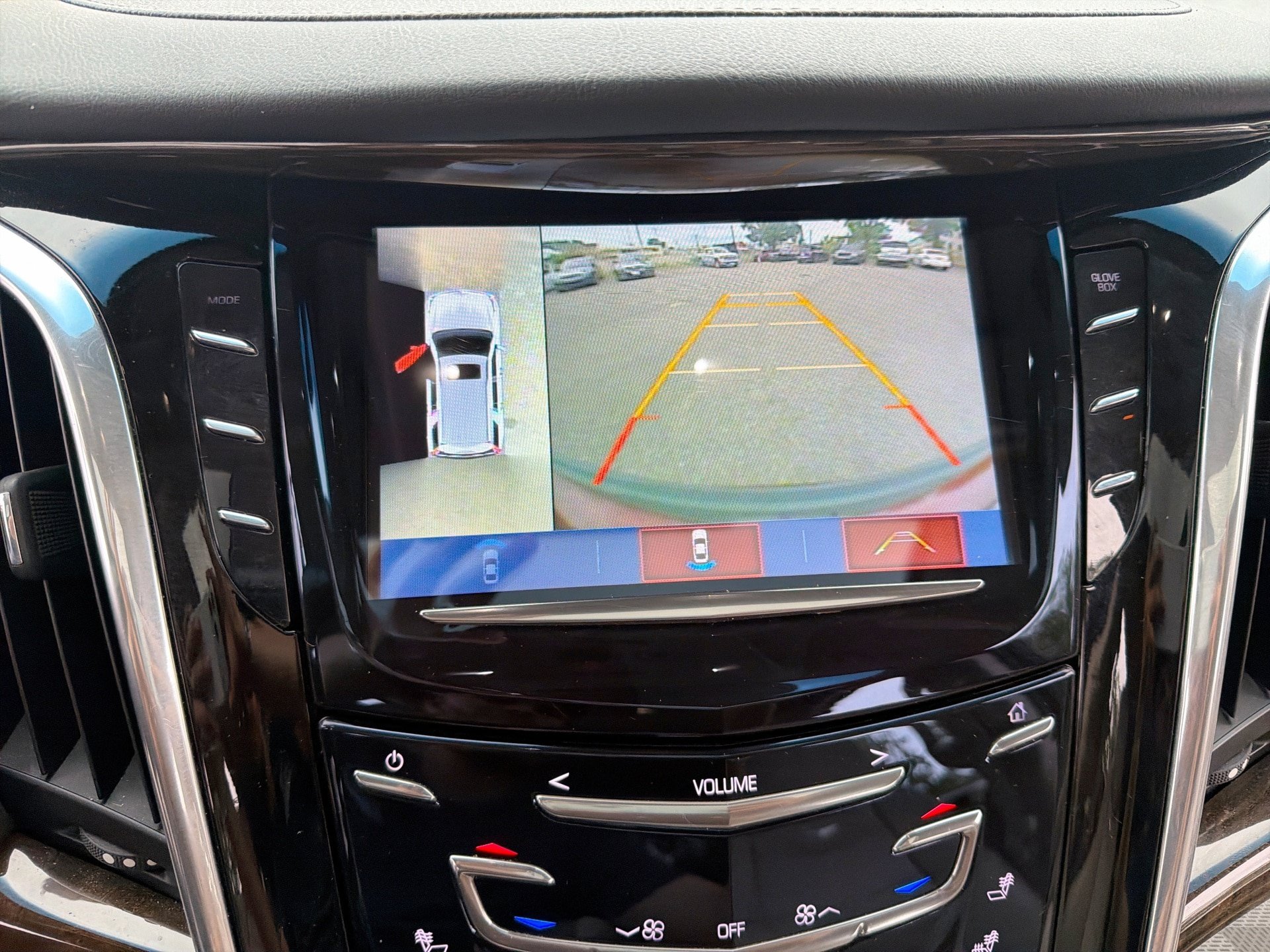 Used 2018 Cadillac Escalade Luxury RWD image 25