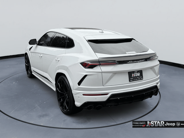 Used 2022 Lamborghini Urus AWD/4WD image 6