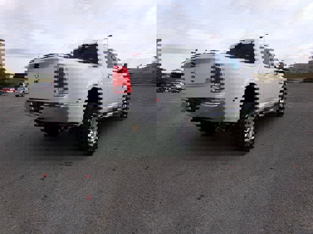 Used 2017 RAM 3500 Laramie image 6