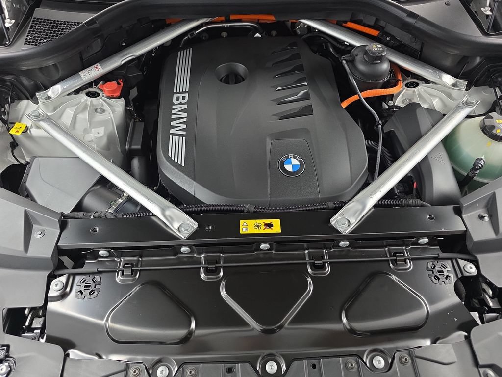 New 2026 BMW X5 xDrive50e w/ M Sport Package AWD/4WD image 30