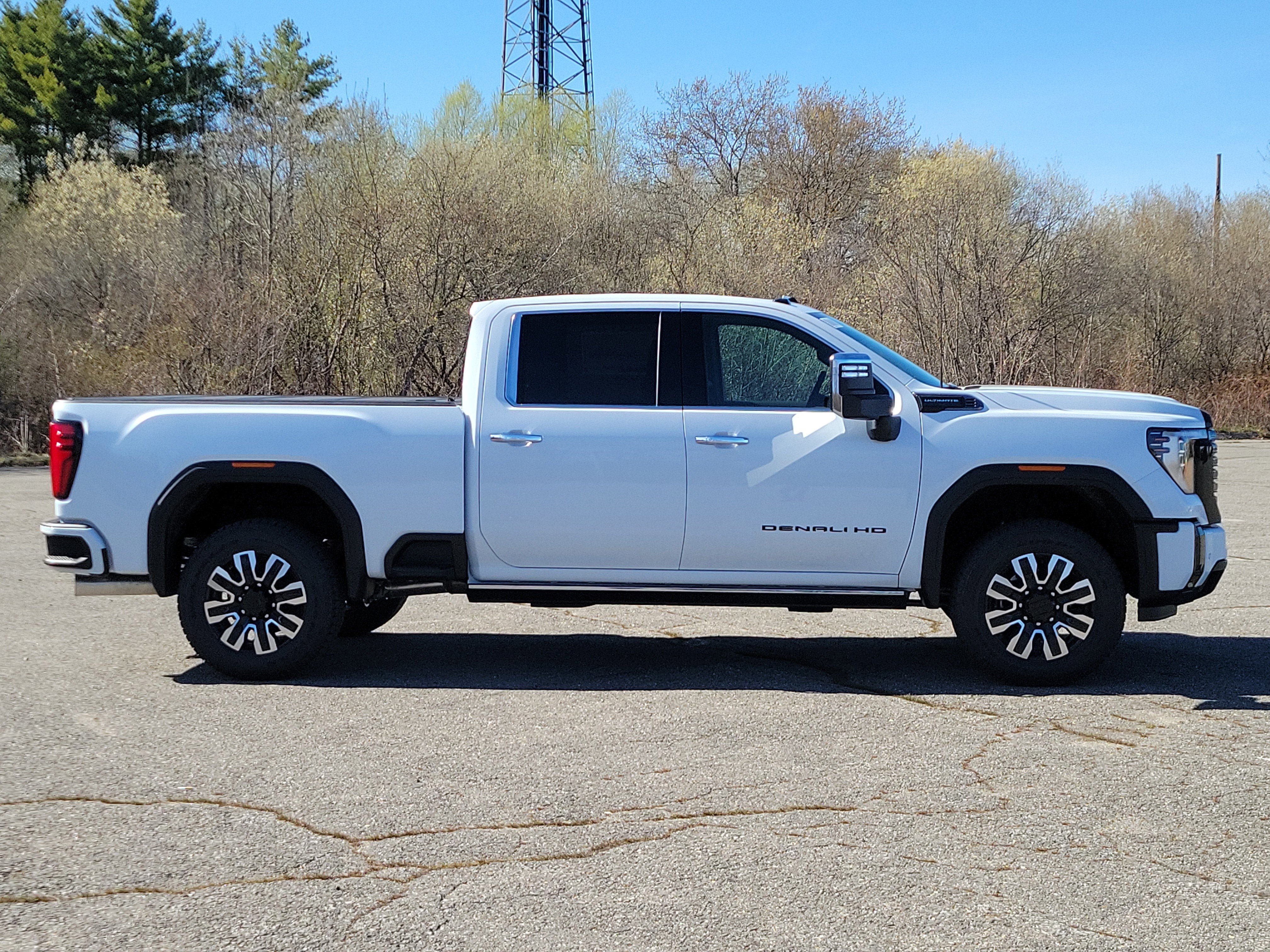 New 2026 GMC Sierra 2500 Denali Ultimate AWD/4WD image 8