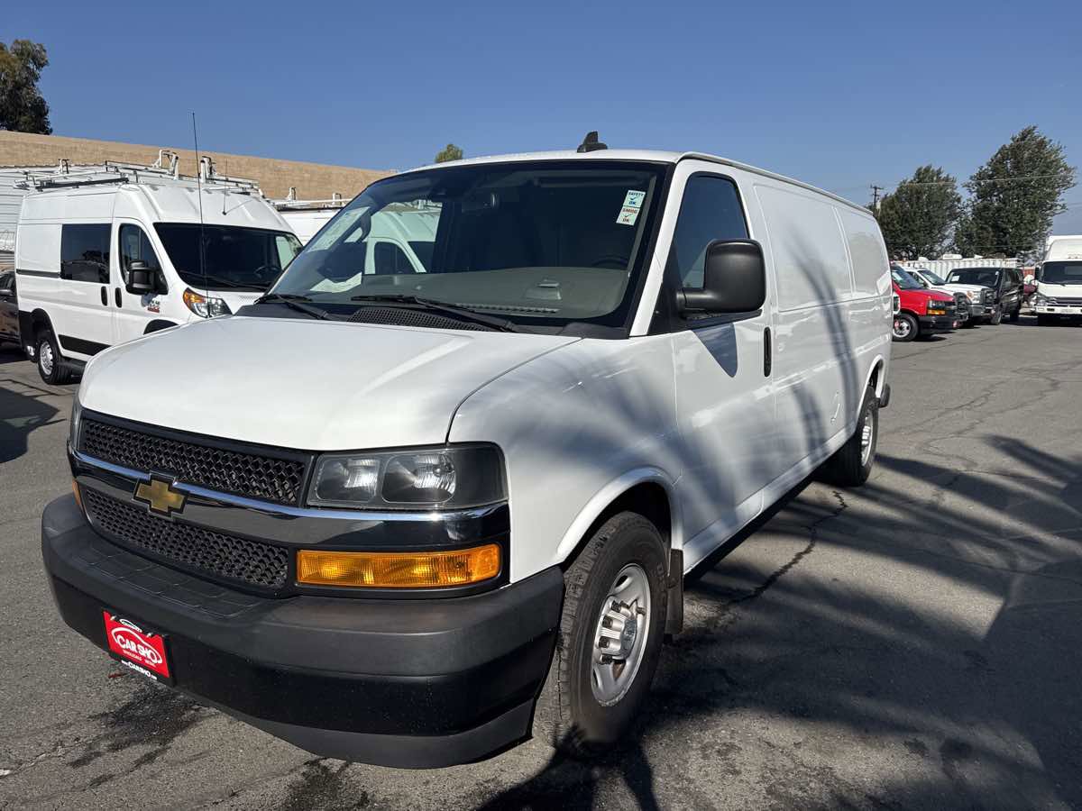 Used 2019 Chevrolet Express 3500 w/ Driver Convenience Package image 3