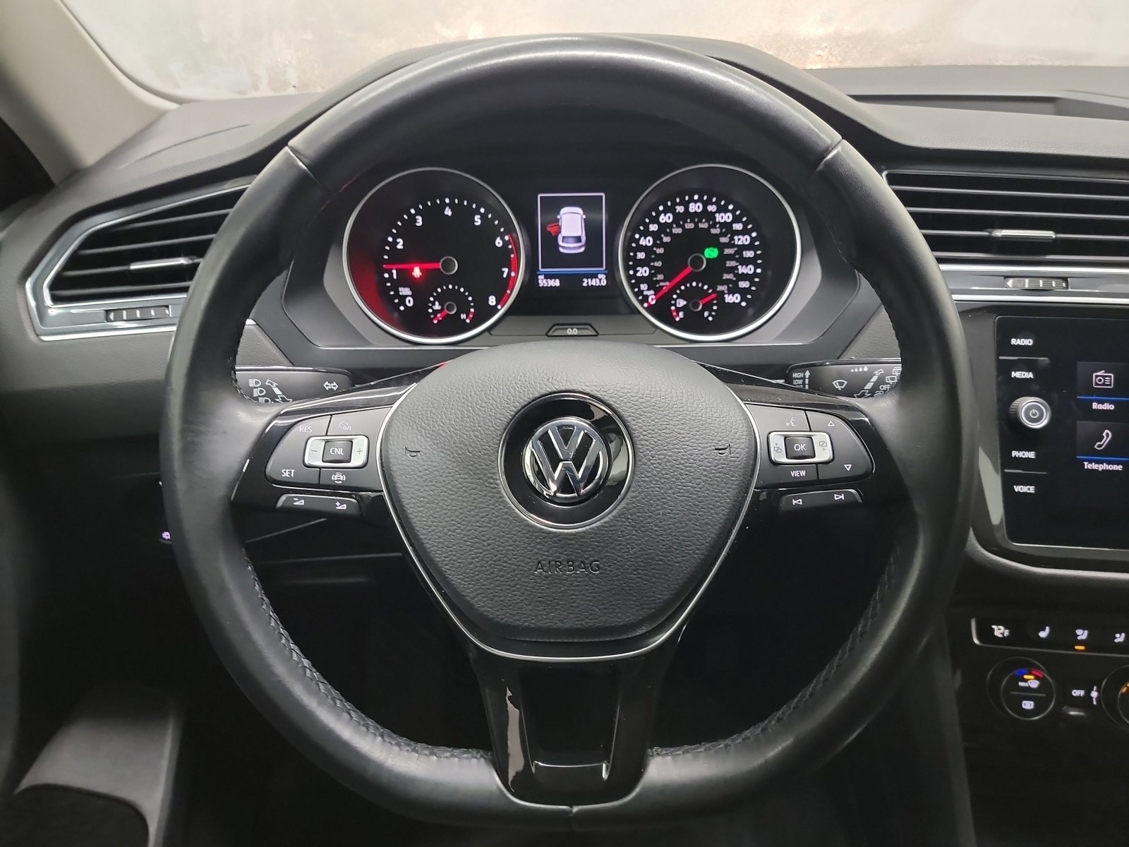 Used 2019 Volkswagen Tiguan SE w/ Panoramic Sunroof Package image 17