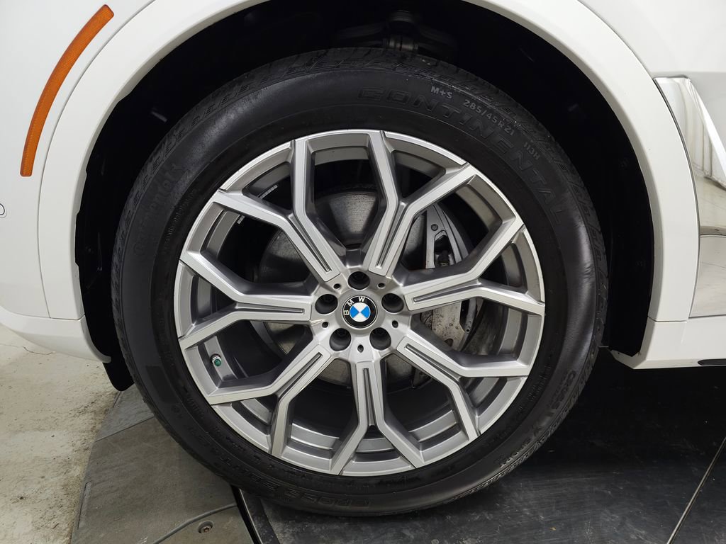 Used 2024 BMW X7 xDrive40i w/ Executive Package image 14