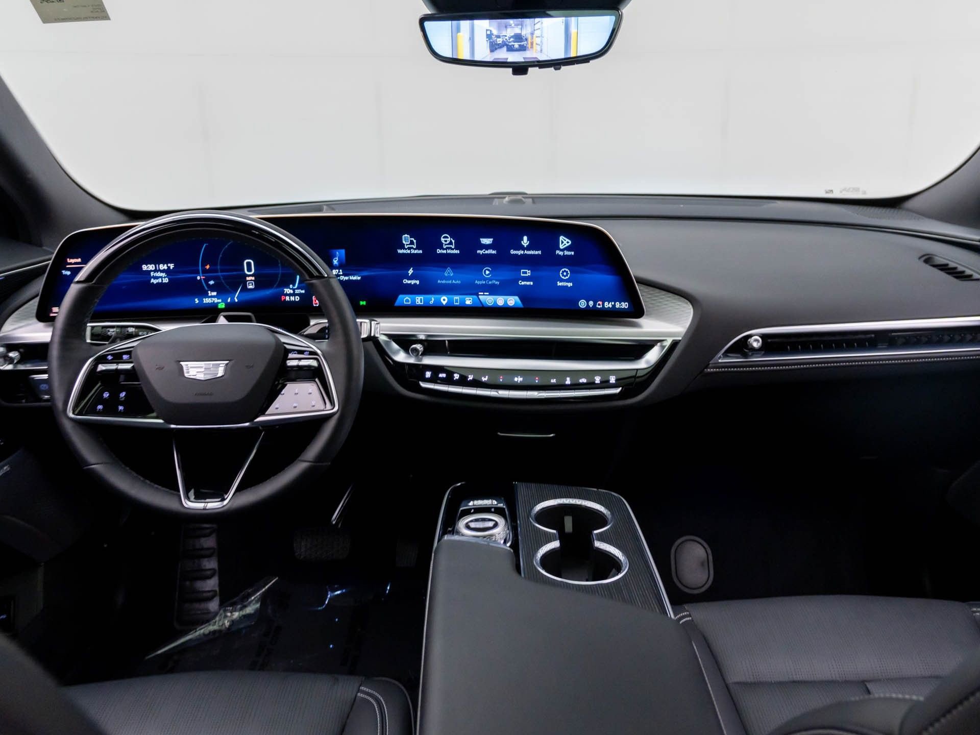 Certified 2025 Cadillac Lyriq Luxury w/ LPO, Floor Liner Package AWD/4WD image 12