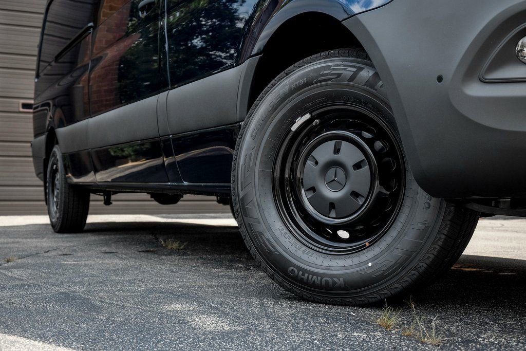 Used 2025 Mercedes-Benz Sprinter 2500 image 7