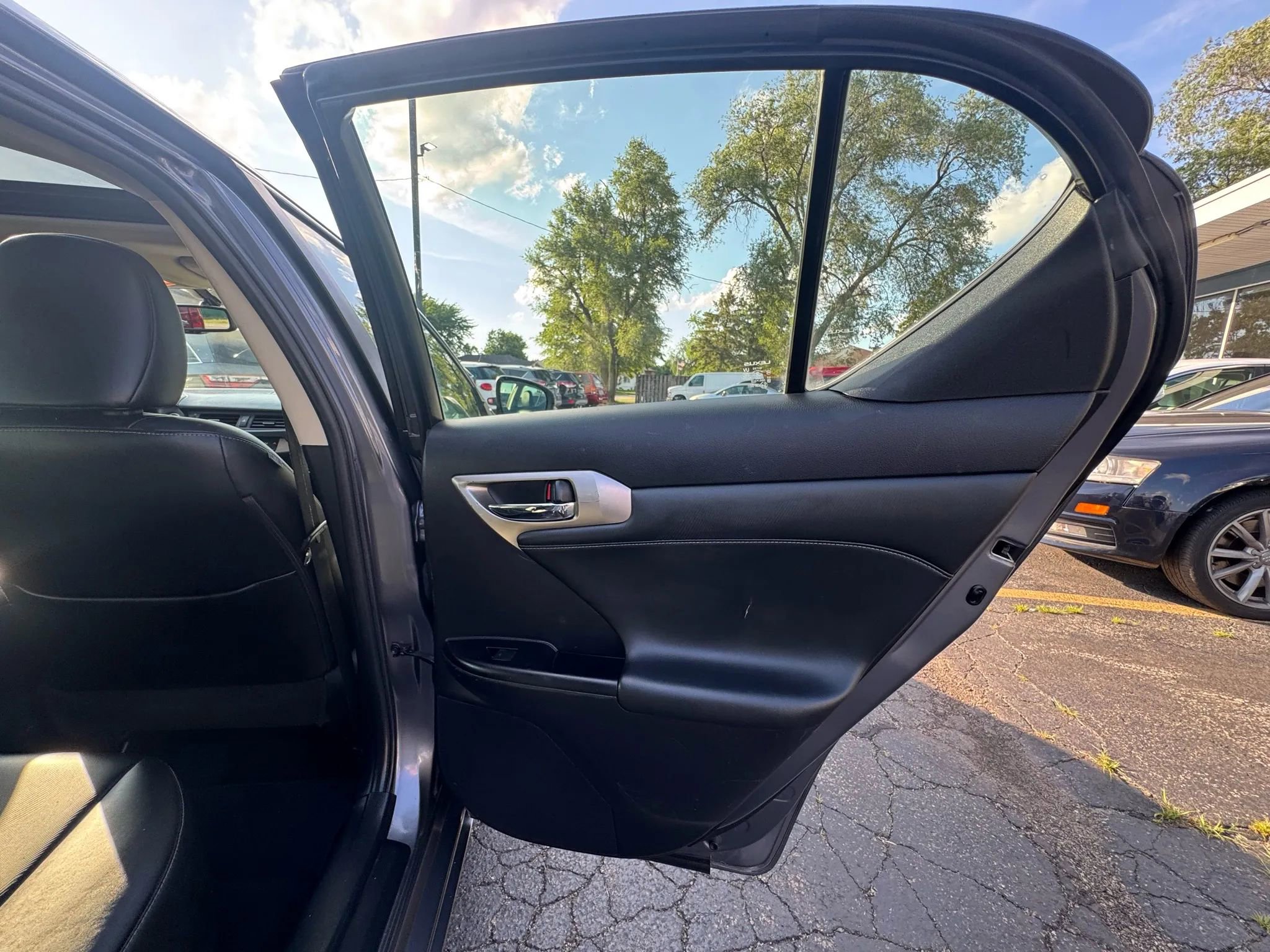 Used 2015 Lexus CT 200h Premium image 21