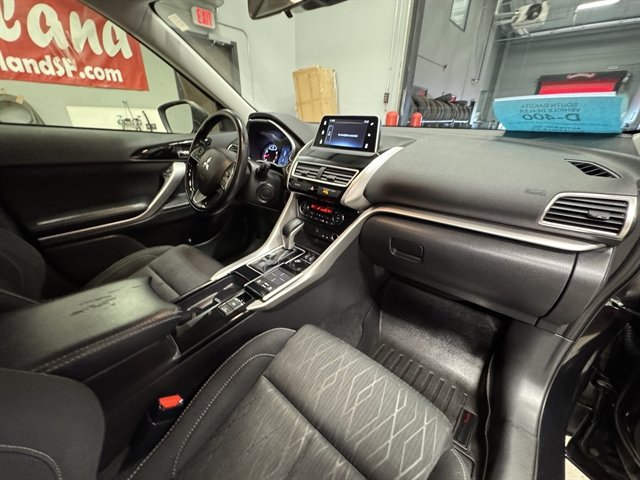 Used 2020 Mitsubishi Eclipse Cross SE FWD image 12